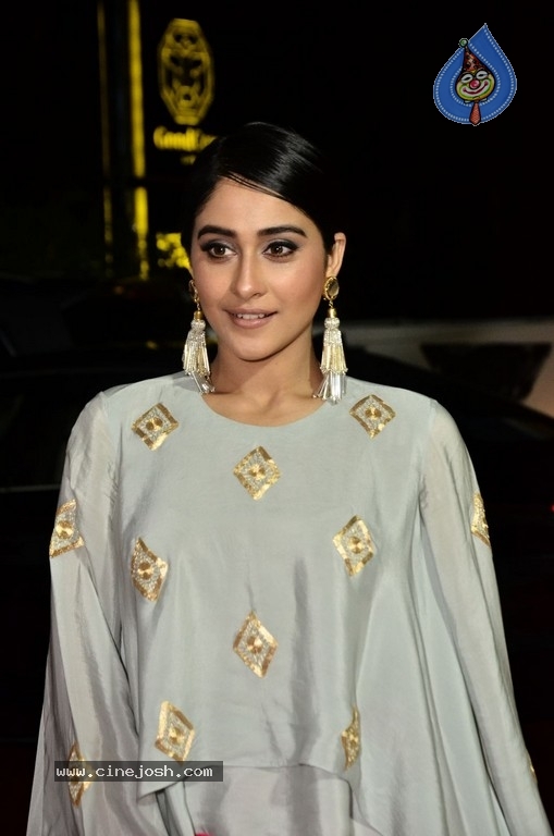 Regina Cassandra Gallery - 3 / 63 photos