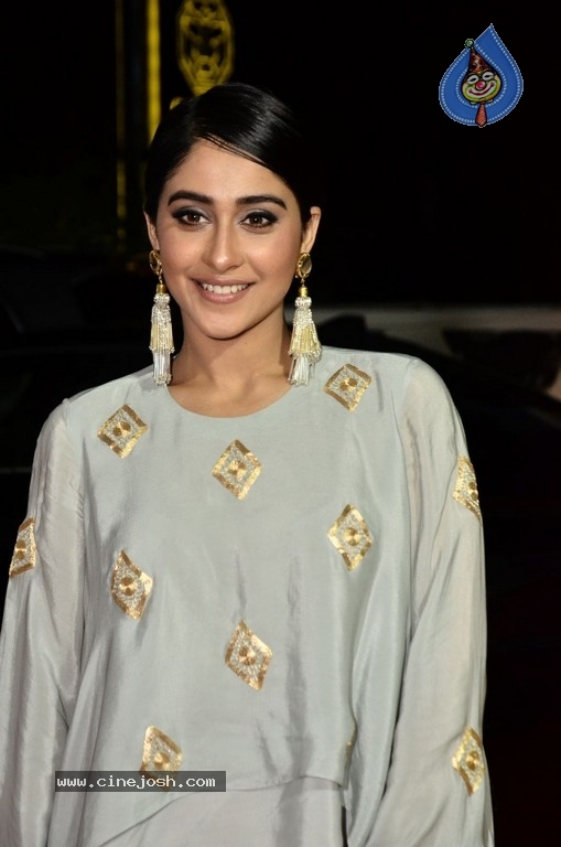 Regina Cassandra Gallery - 10 / 63 photos