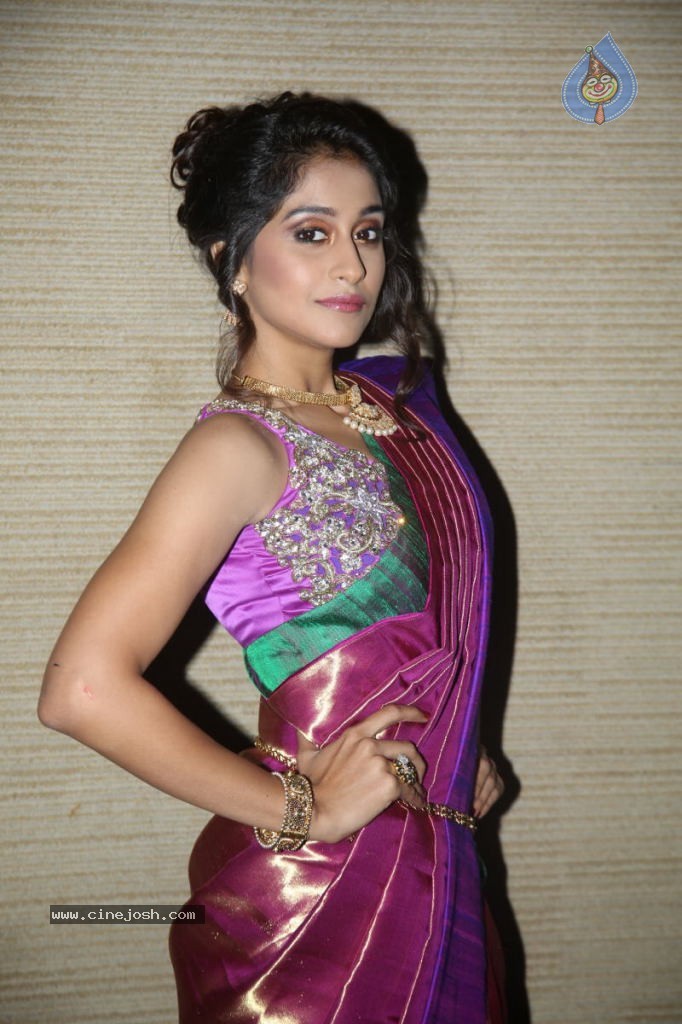 Regina Cassandra Gallery - 69 / 157 photos