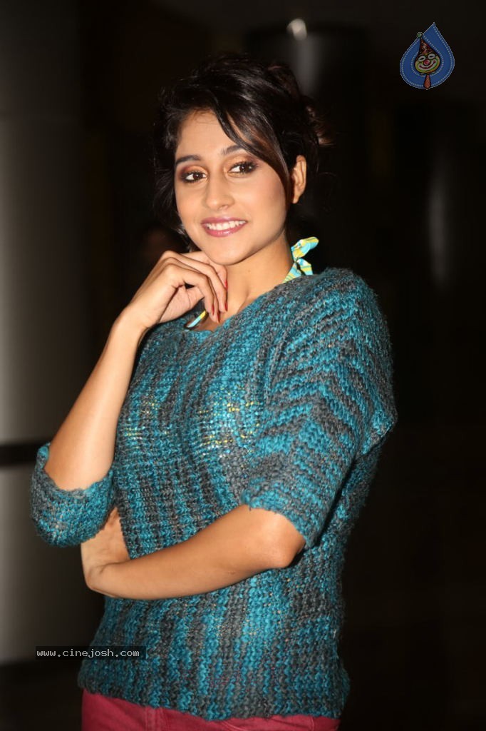 Regina Cassandra Gallery - 137 / 157 photos