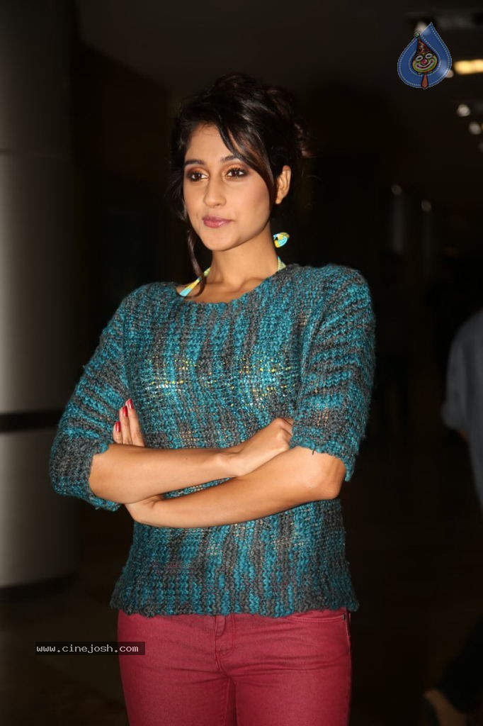 Regina Cassandra Gallery - 138 / 157 photos