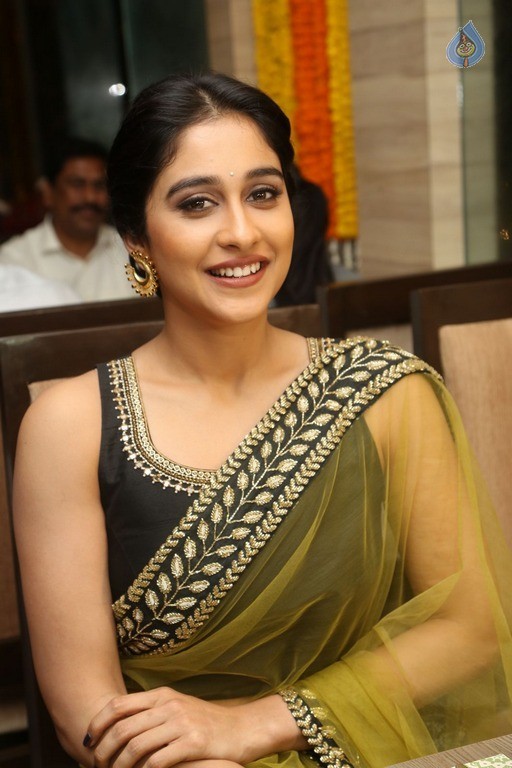 Regina Cassandra Latest Gallery - 33 / 66 photos