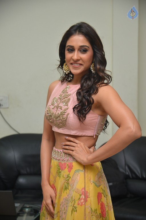 Regina Cassandra Latest Photos - 41 / 42 photos