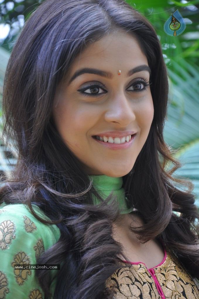 Regina Cassandra Latest Stills - 13 / 74 photos