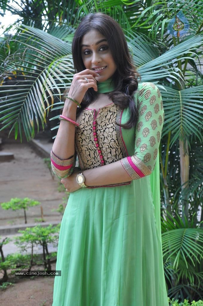 Regina Cassandra Latest Stills - 24 / 74 photos