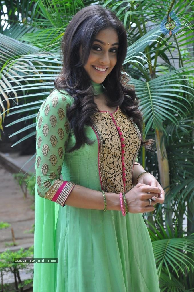 Regina Cassandra Latest Stills - 66 / 74 photos