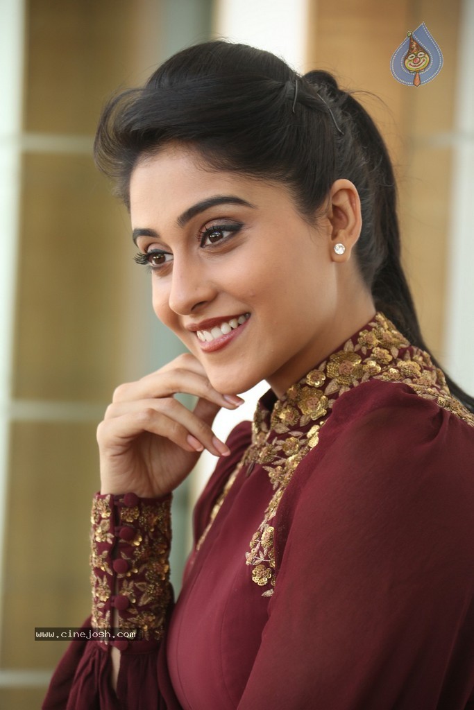 Regina Cassandra New Gallery - 16 / 152 photos