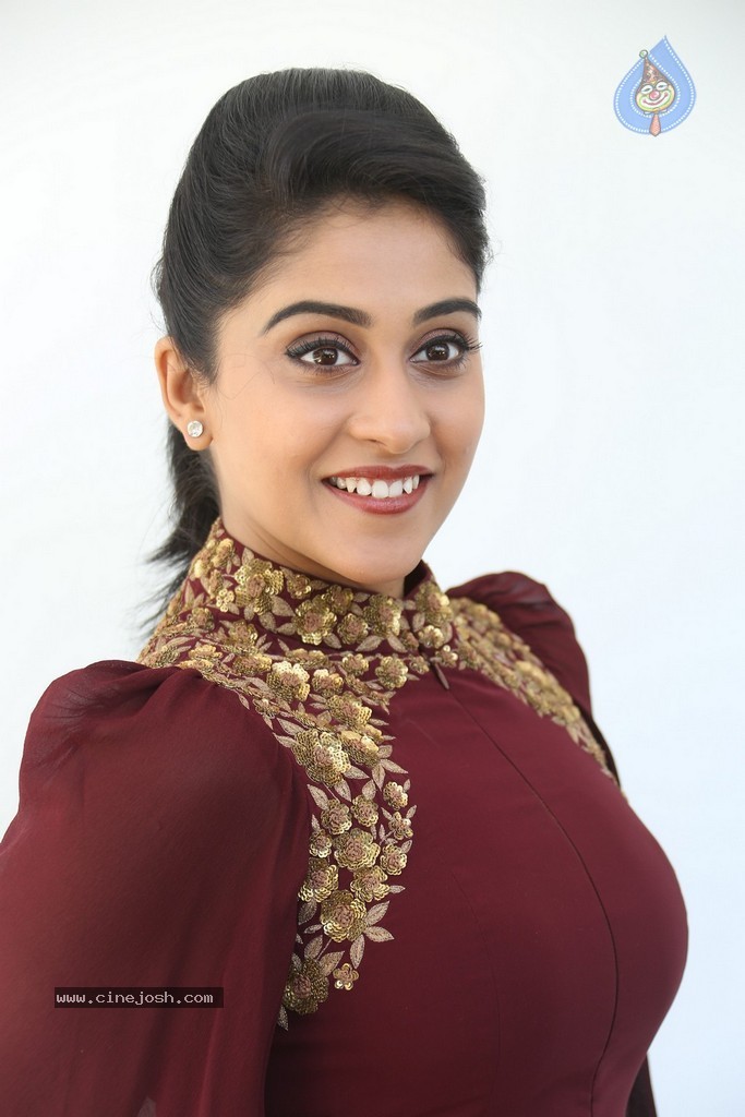 Regina Cassandra New Gallery - 25 / 152 photos