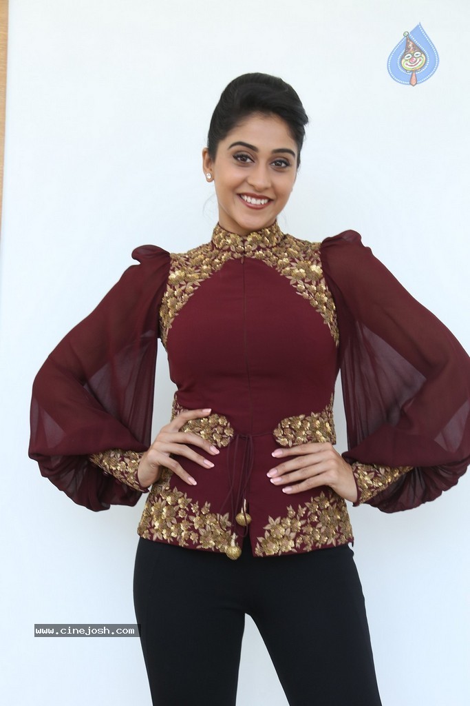 Regina Cassandra New Gallery - 26 / 152 photos