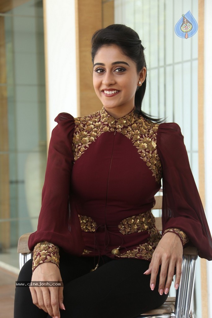 Regina Cassandra New Gallery Photo 32 Of 152