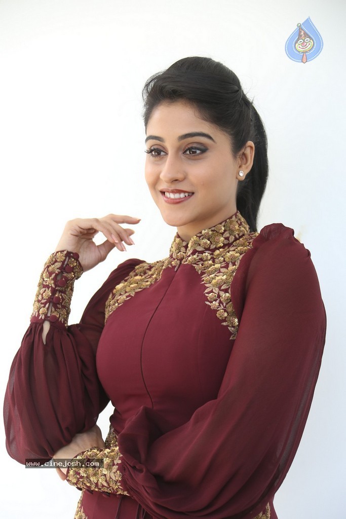 Regina Cassandra New Gallery - 36 / 152 photos