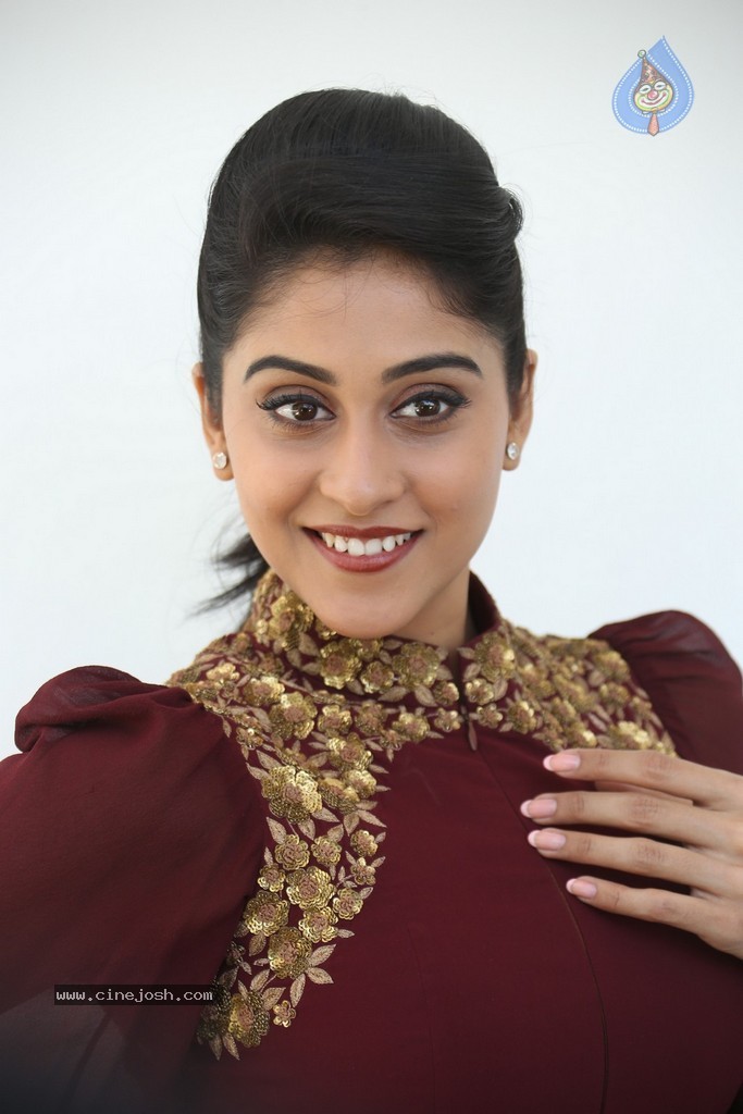 Regina Cassandra New Gallery - 42 / 152 photos
