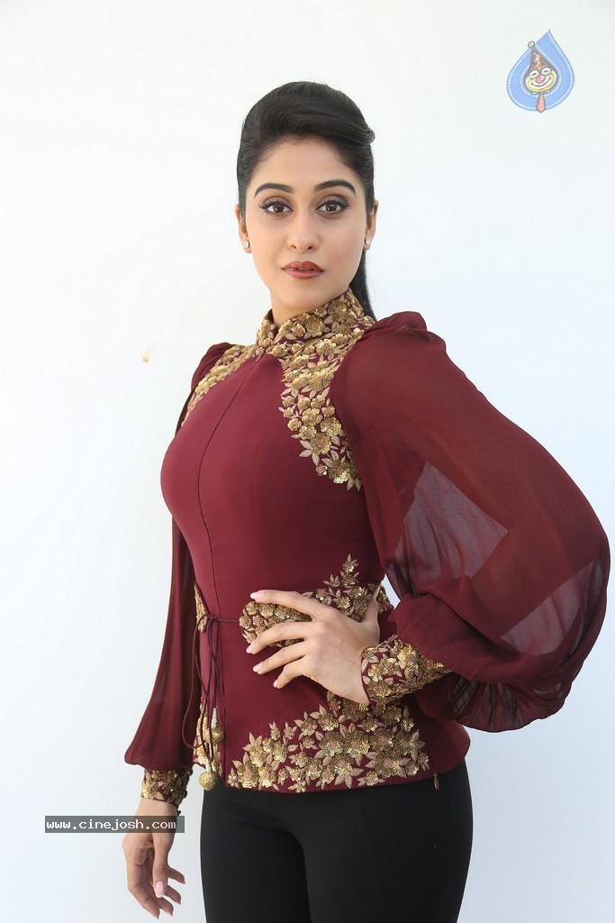 Regina Cassandra New Gallery - 43 / 152 photos