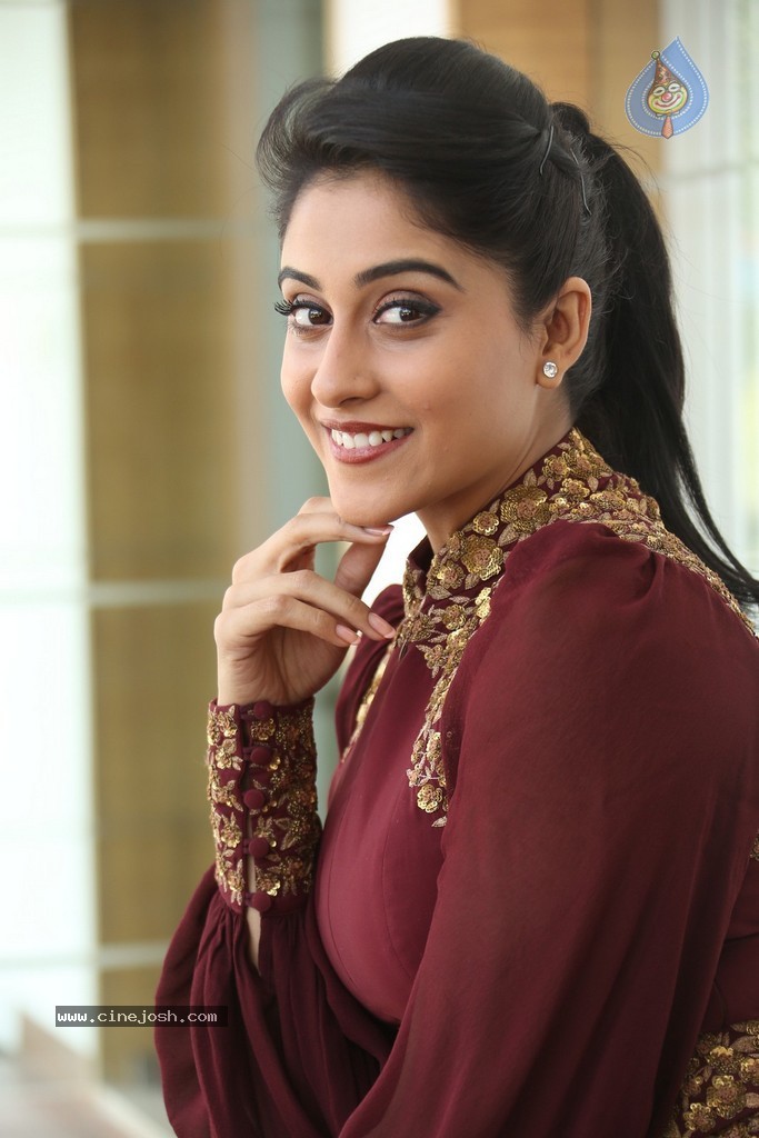 Regina Cassandra New Gallery - 47 / 152 photos