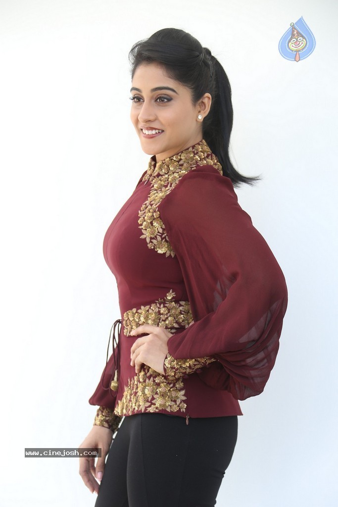 Regina Cassandra New Gallery - 51 / 152 photos