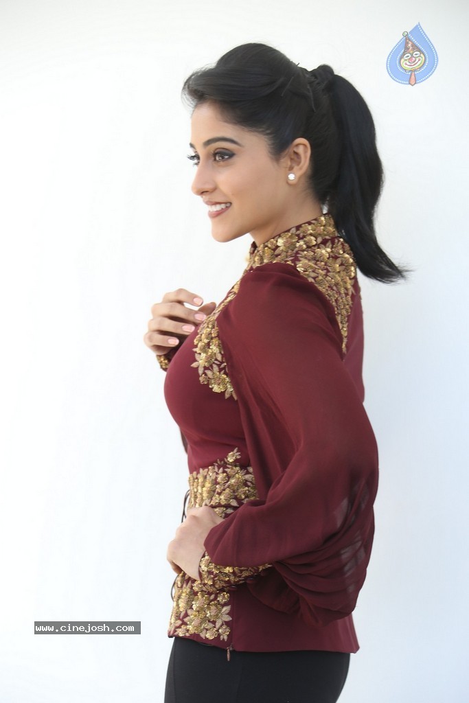 Regina Cassandra New Gallery - 62 / 152 photos