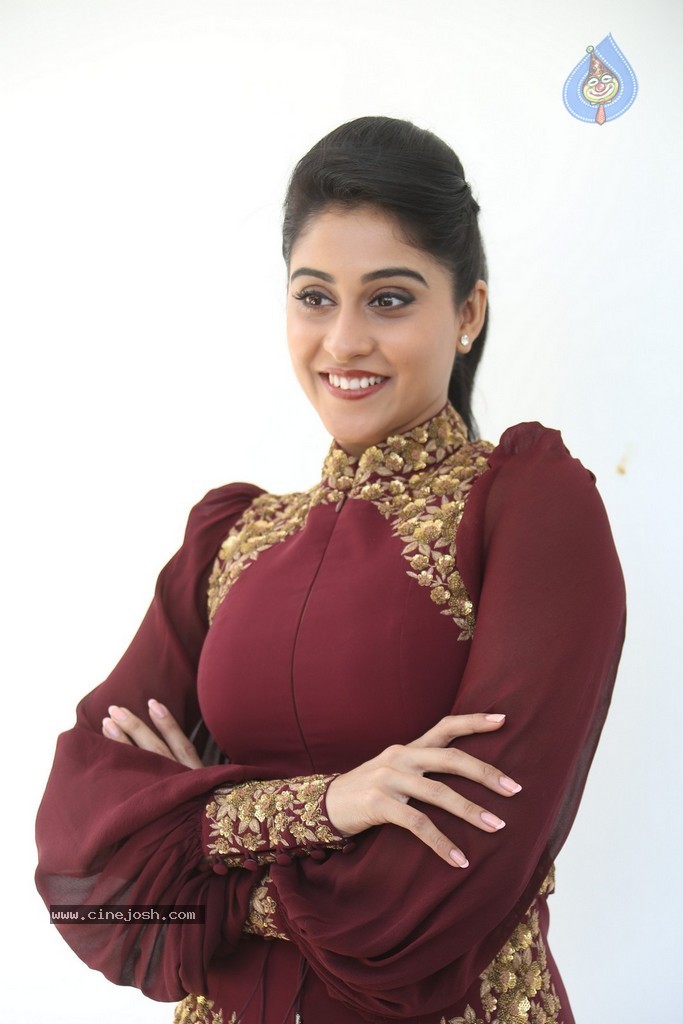 Regina Cassandra New Gallery - 66 / 152 photos