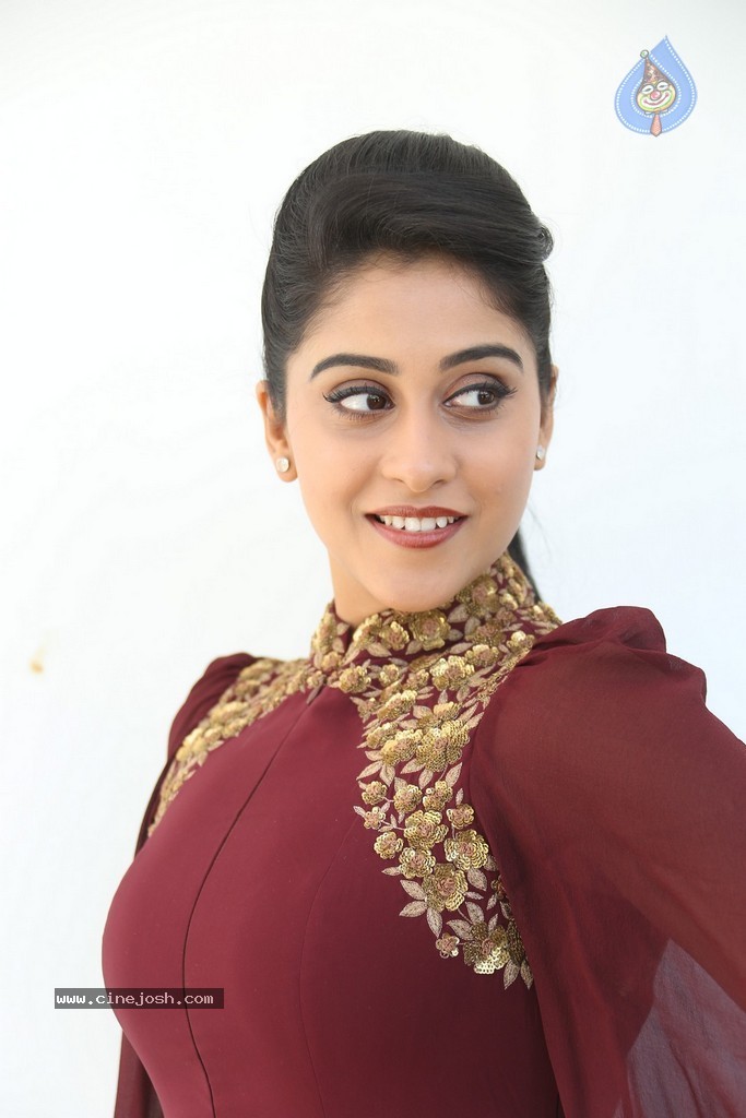 Regina Cassandra New Gallery - 67 / 152 photos