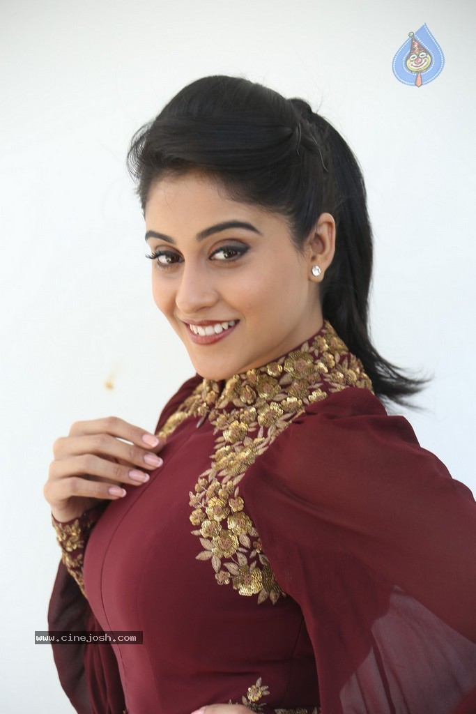 Regina Cassandra New Gallery - 72 / 152 photos