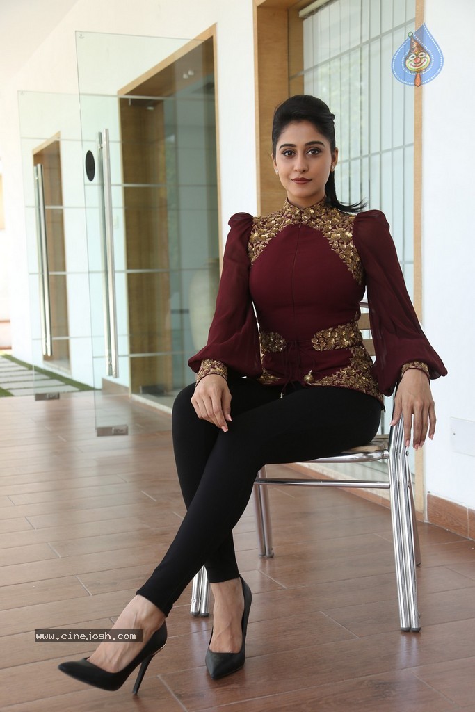 Regina Cassandra New Gallery - 74 / 152 photos