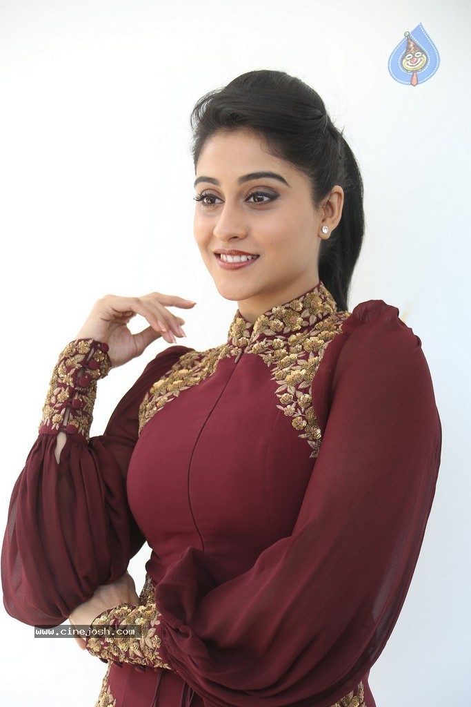 Regina Cassandra New Gallery - 77 / 152 photos