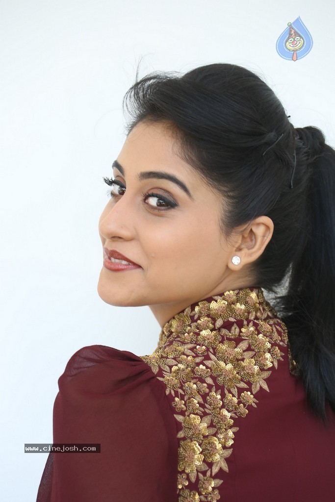 Regina Cassandra New Gallery - 79 / 152 photos