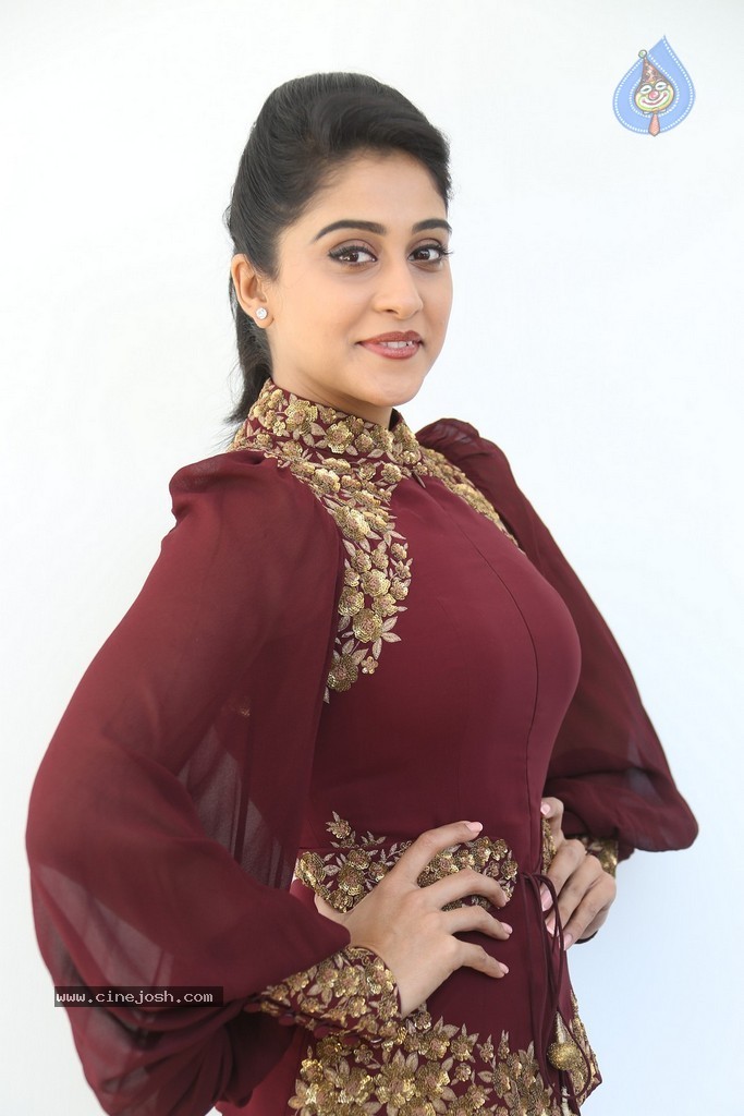 Regina Cassandra New Gallery - 80 / 152 photos