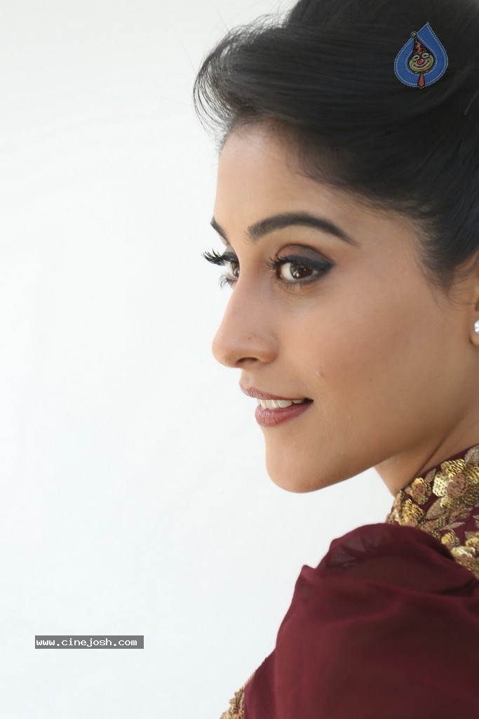 Regina Cassandra New Gallery - 91 / 152 photos