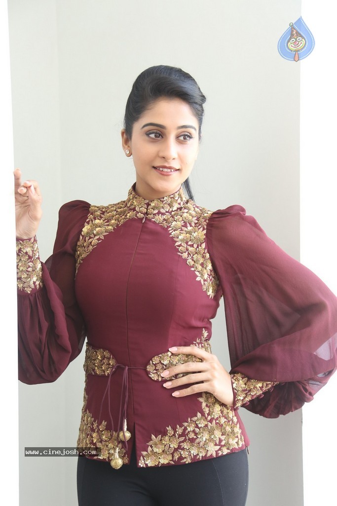 Regina Cassandra New Gallery - 95 / 152 photos
