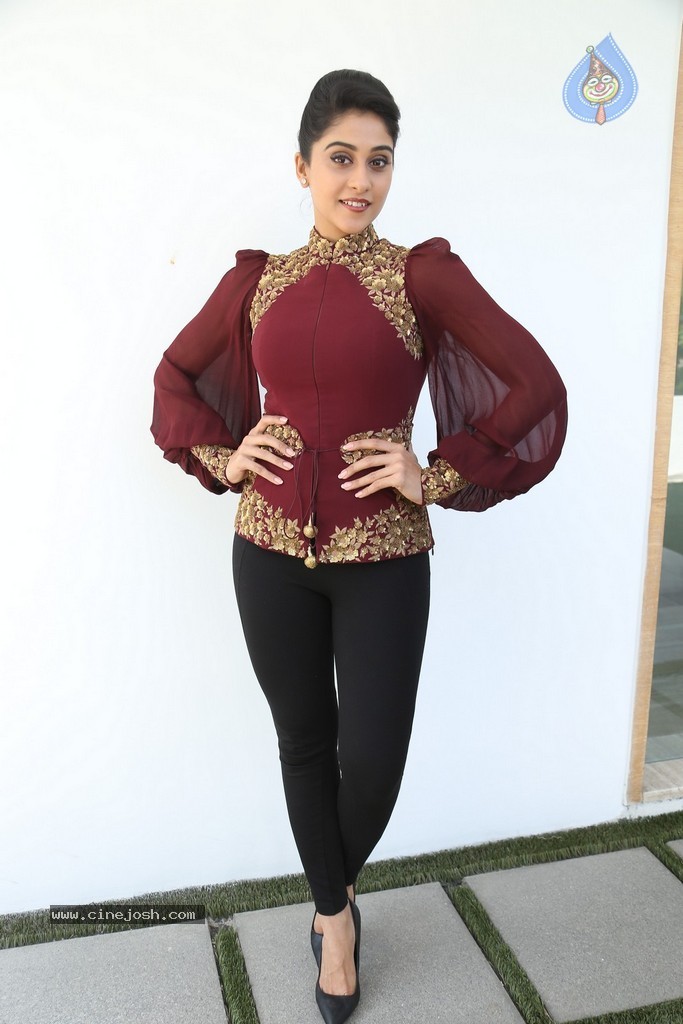 Regina Cassandra New Gallery - 101 / 152 photos