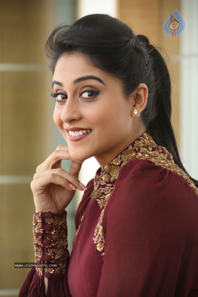 Regina Cassandra New Gallery - 102 / 152 photos