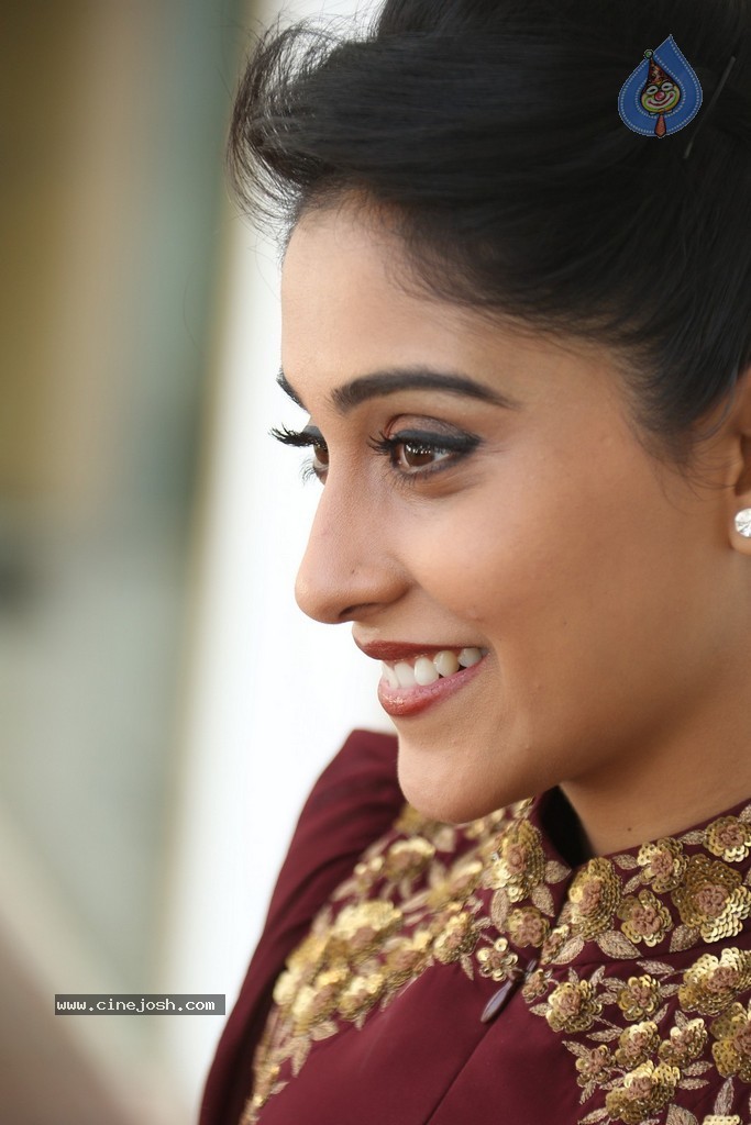Regina Cassandra New Gallery - 104 / 152 photos