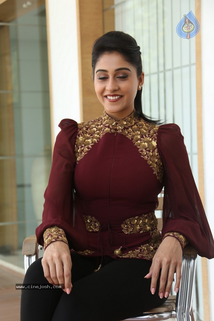 Regina Cassandra New Gallery Photo 121 Of 152