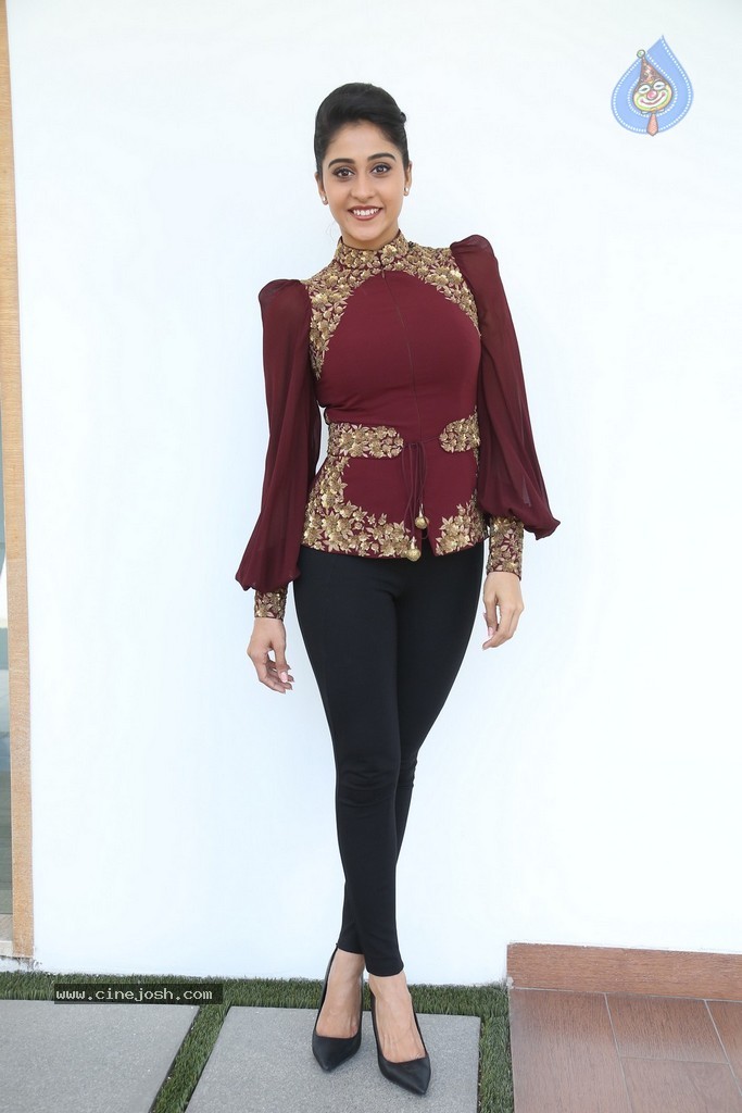 Regina Cassandra New Gallery - 147 / 152 photos
