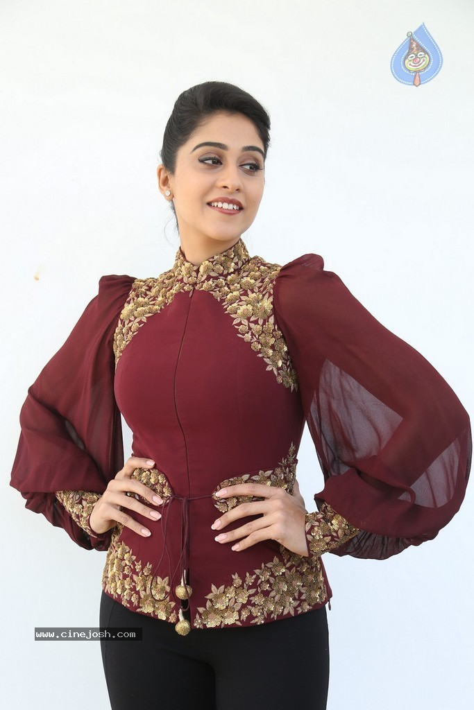 Regina Cassandra New Gallery - 152 / 152 photos