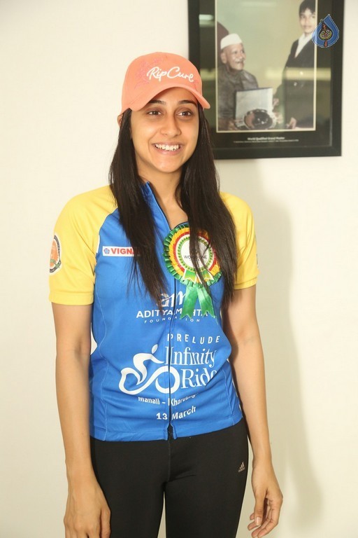Regina Cassandra New Images - 41 / 41 photos