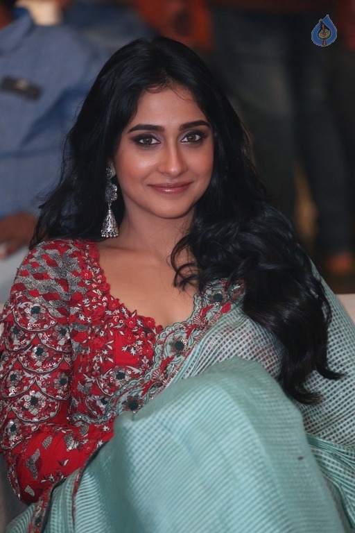 Regina Cassandra New Photos - 13 / 21 photos