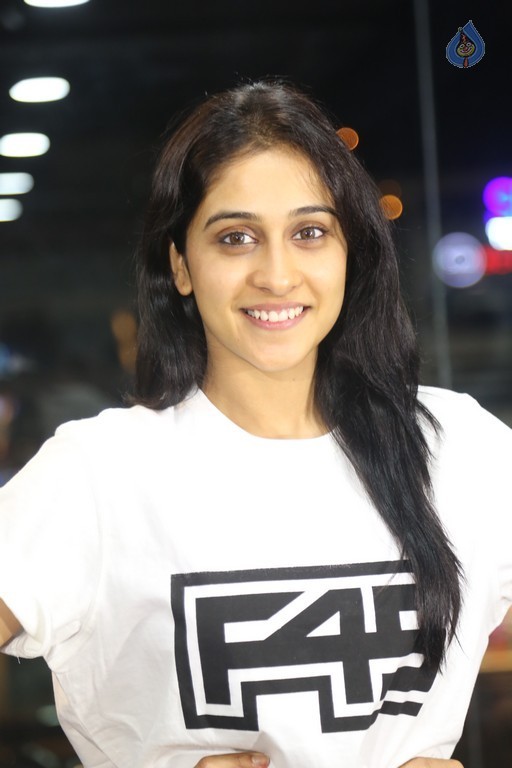 Regina Cassandra New Photos - 7 / 30 photos