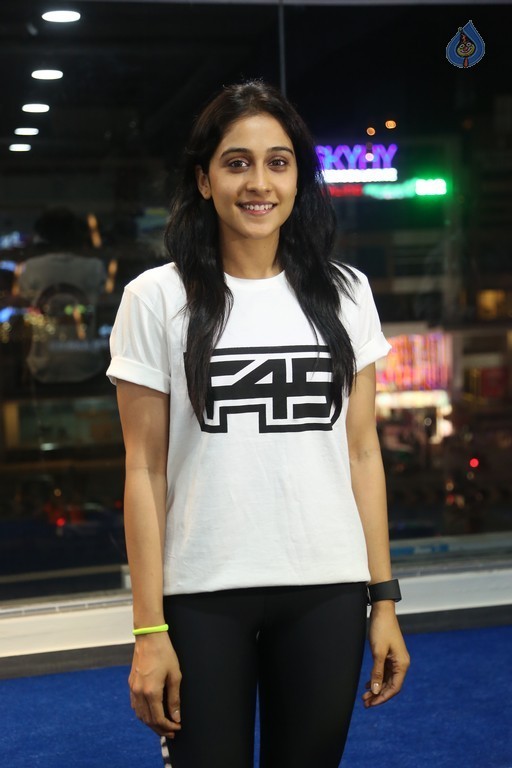Regina Cassandra New Photos - 26 / 30 photos