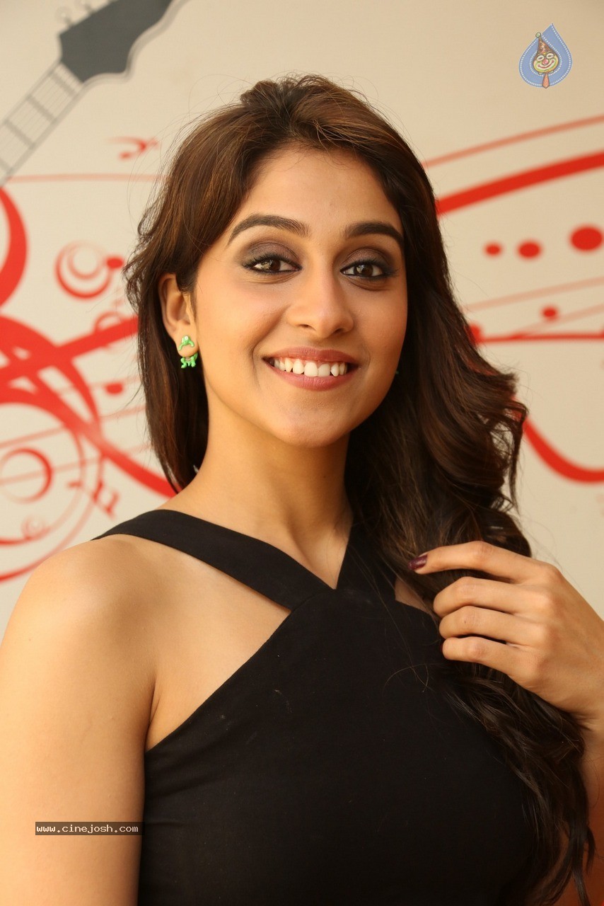 Regina Cassandra New Photos - 7 / 89 photos