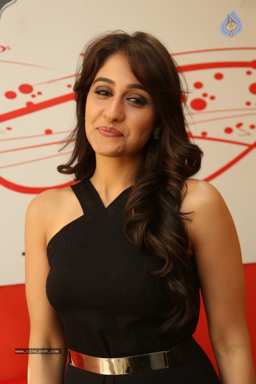 Regina Cassandra New Photos - 51 / 89 photos