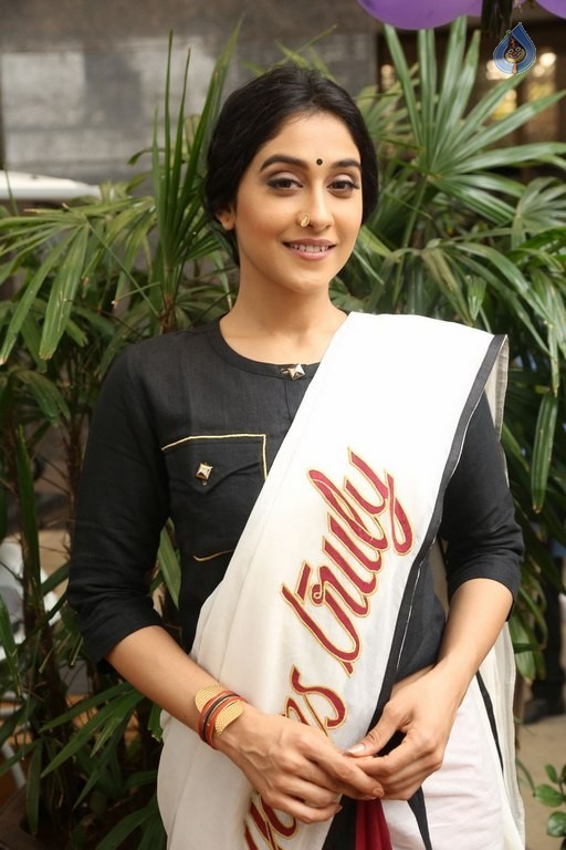 Regina Cassandra New Pics - 8 / 30 photos