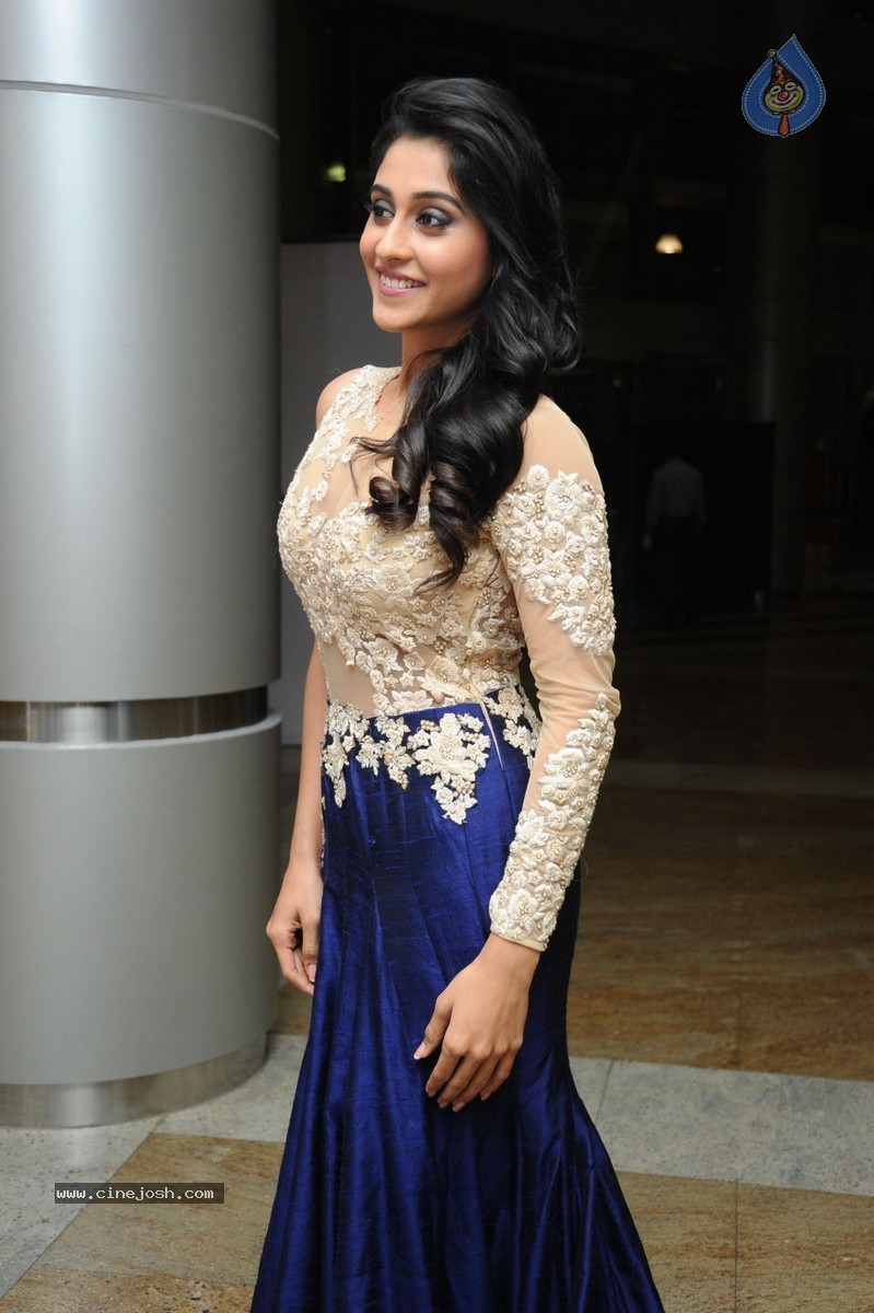 Regina Cassandra New Pics - 6 / 101 photos