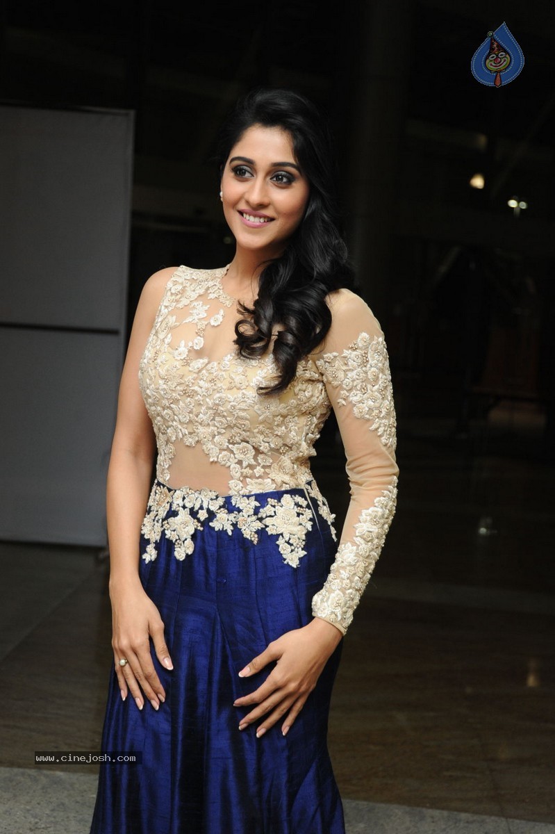 Regina Cassandra New Pics - 10 / 101 photos