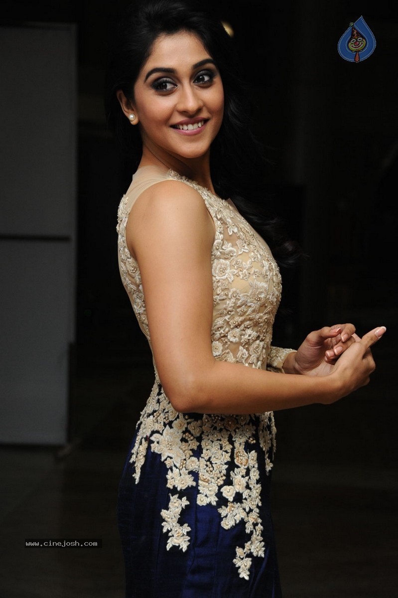 Regina Cassandra New Pics - 27 / 101 photos