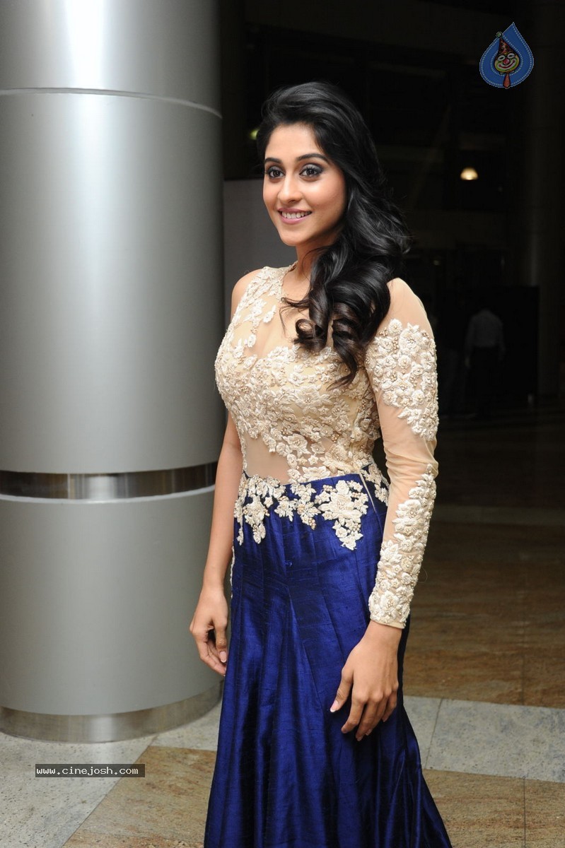 Regina Cassandra New Pics - 85 / 101 photos