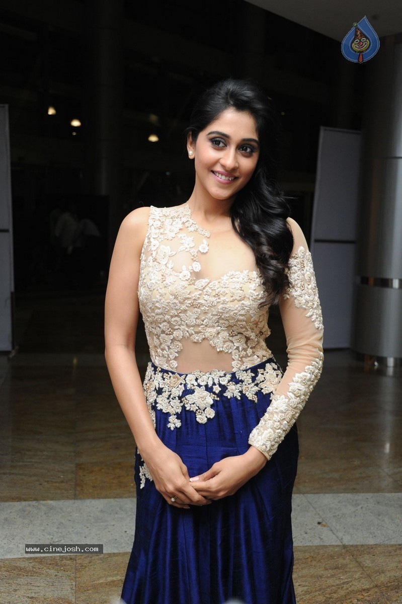 Regina Cassandra New Pics - 88 / 101 photos