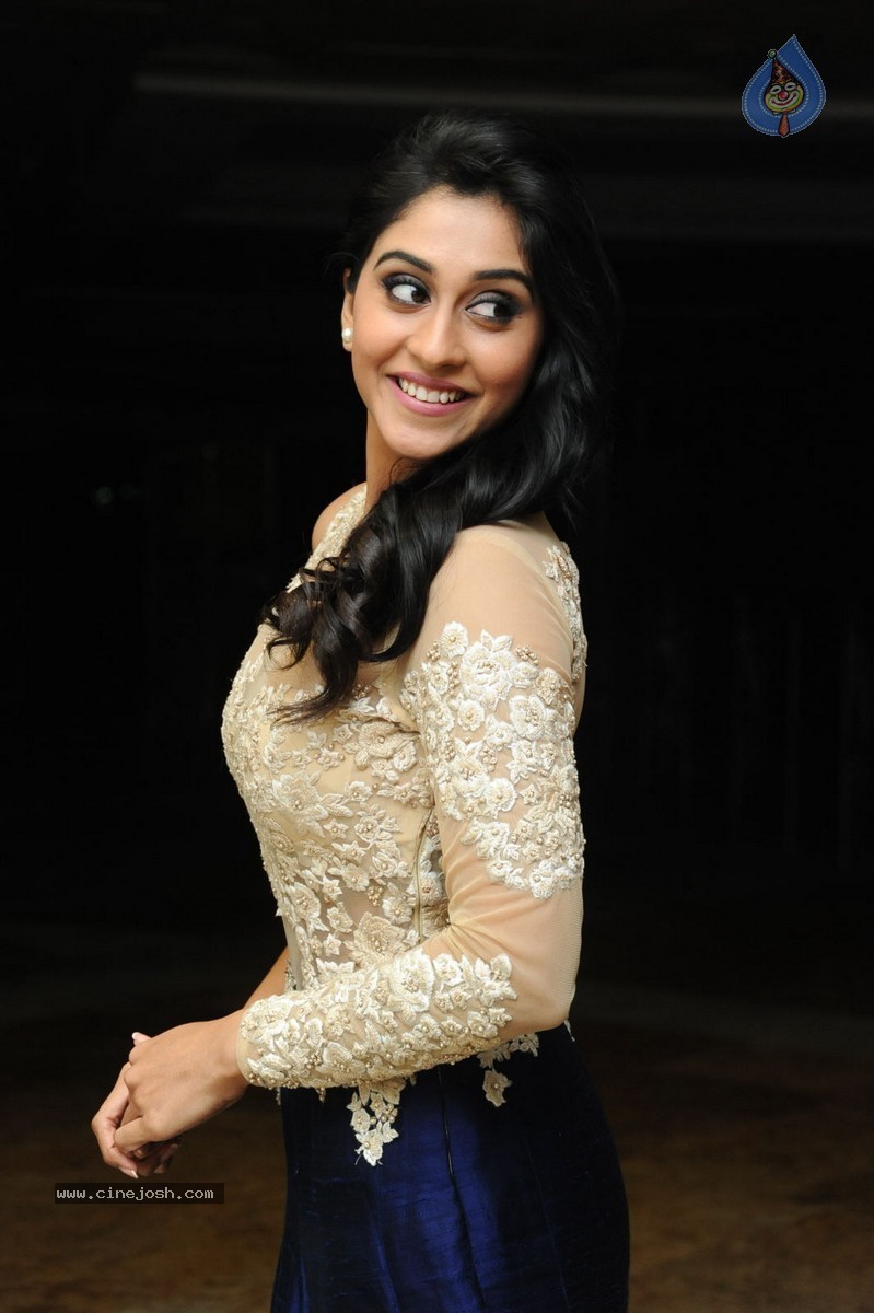 Regina Cassandra New Pics - 96 / 101 photos