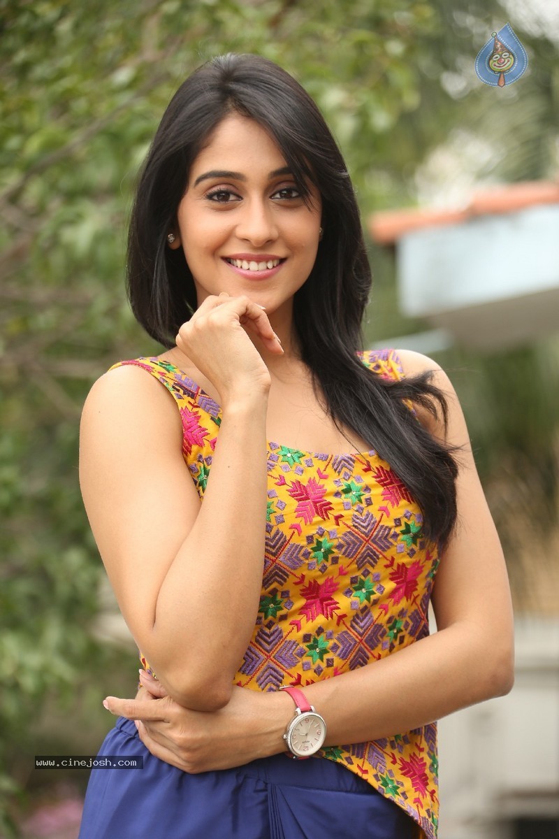 Regina Cassandra New Stills - 9 / 118 photos