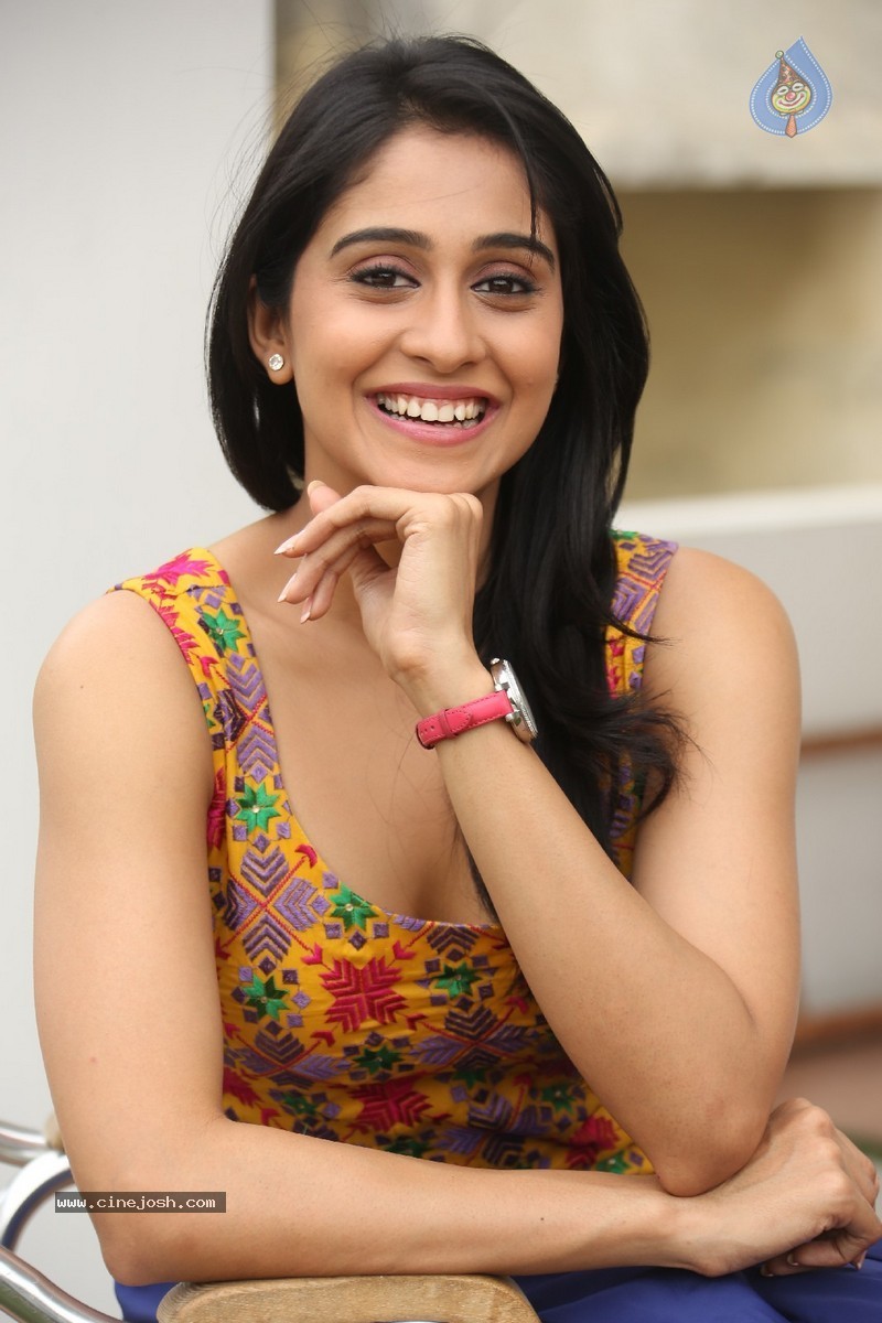 Regina Cassandra New Stills - 11 / 118 photos